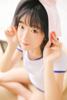 诱人的年轻女教师hd高清